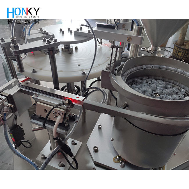 কসমেটিক স্কিন জেলের জন্য সিরামিক পিস্টন পাম্প সহ স্বয়ংক্রিয় 3 মিলি ভলিউল ফিলিং মেশিন প্রতি মিনিটে 30 পিসি