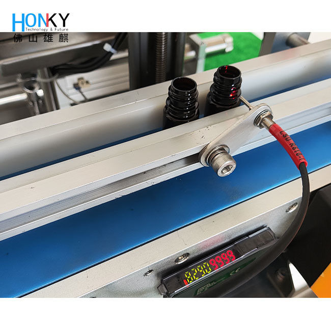 ডেস্কটপ কনভেয়র টাইপ স্কিন কেয়ার ক্রিম বোতল ভর্তি মেশিন ছোট ব্যাচ প্যাকিং জন্য Q-R সিরামিক পিস্টন পাম্প সঙ্গে