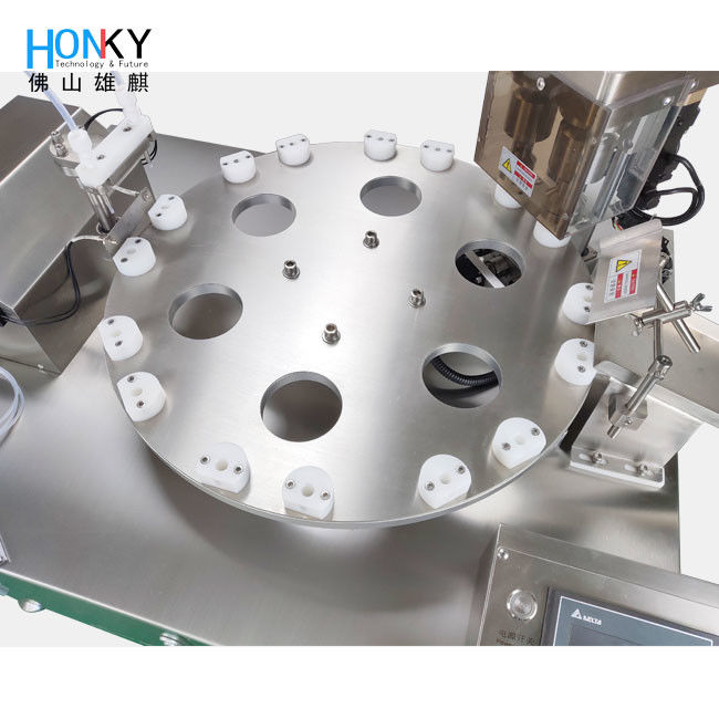 সেমি-অটোমেটিক ডুয়াল হেড ছোট ভলিউম তরল ভর্তি এবং সার্ভো ক্যাপিং ফাংশন সঙ্গে ক্যাপিং মেশিন